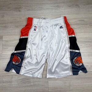 Vintage 07-08 Charlotte Bobcats Basketball Team Issued White Game Shorts adidas